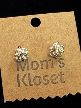 Silver Rose Cluster Stud Earrings .925